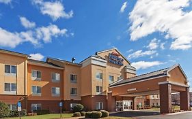 Fairfield Inn & Suites By Marriott Rogers